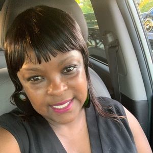 Meet your Posher, Denise